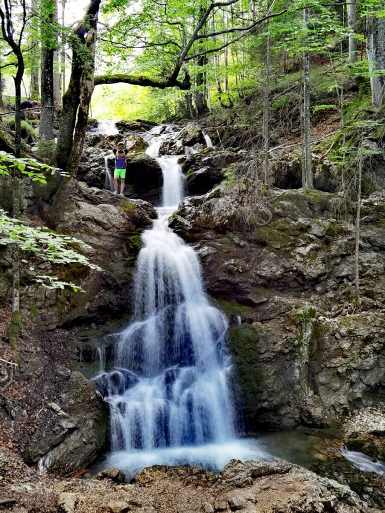 Josefsthaler Wasserfälle Wanderung - das ist der oberste große Wasserfall, bevor es auf die Almwiese geht
